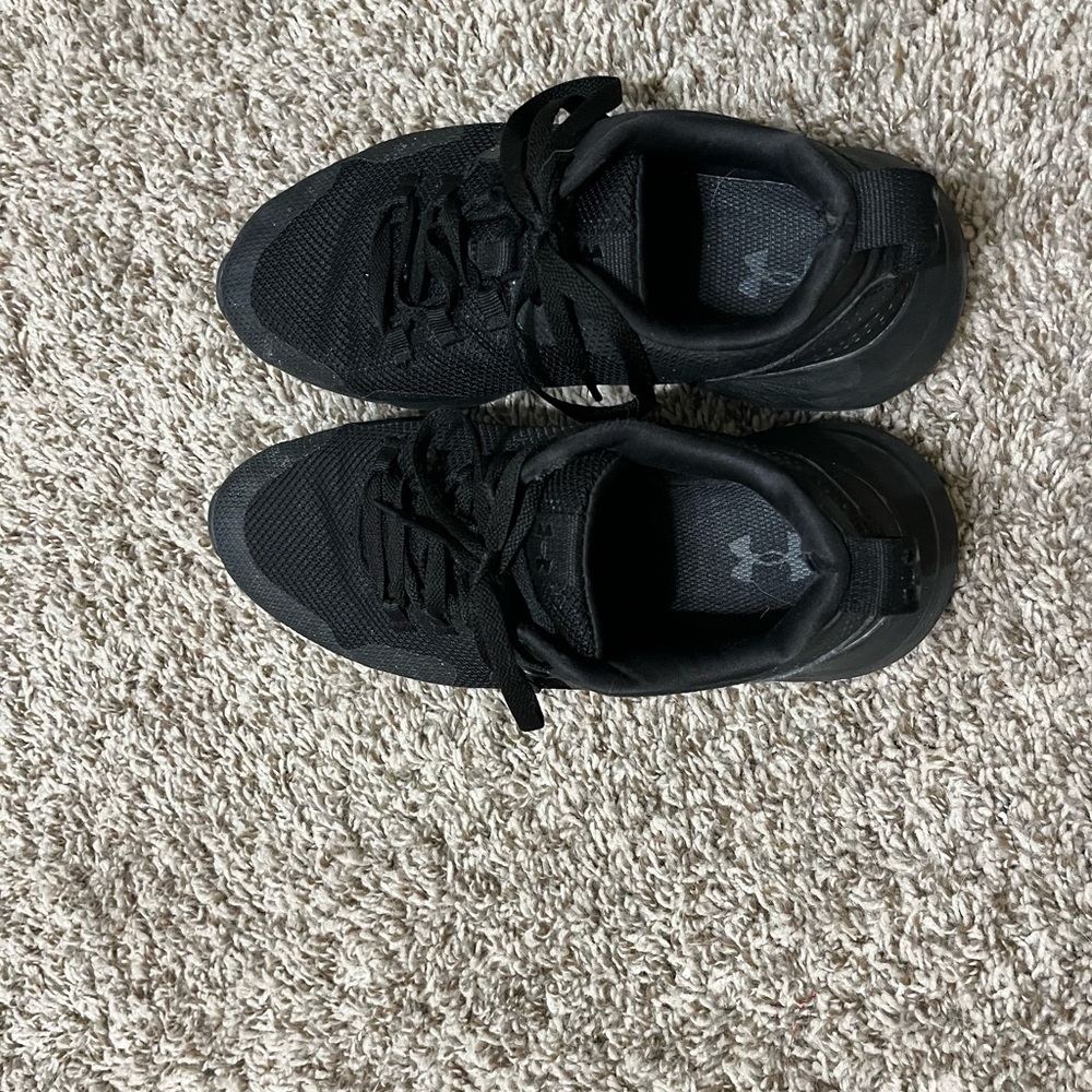 Under Armour Men's Black Athletic Shoes